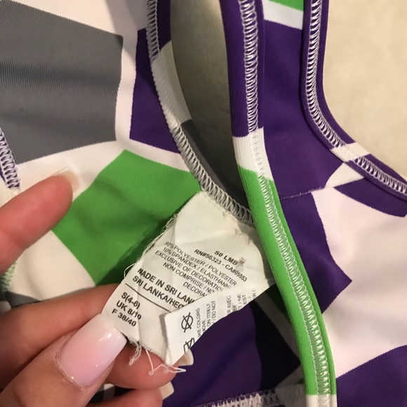 Small Nike sportsbra - Picture 2 of 2